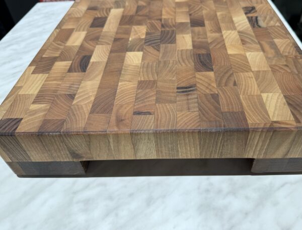 Euroceppi Tréskurðarbretti á fótum  40 cm - Walnut - Image 3