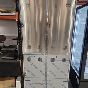 Vitrum Stálskápur með 4 skápum